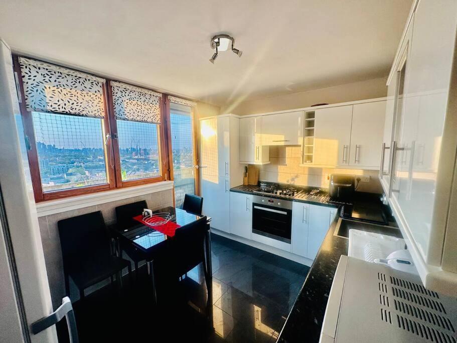 3 Bed Sky Apartment Se15 Peckham Лондон Екстериор снимка