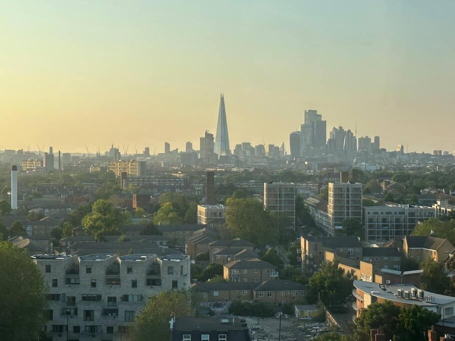 3 Bed Sky Apartment Se15 Peckham Лондон Екстериор снимка