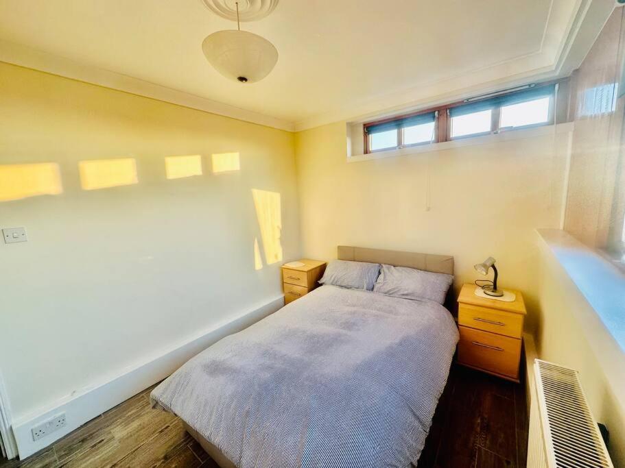 3 Bed Sky Apartment Se15 Peckham Лондон Екстериор снимка